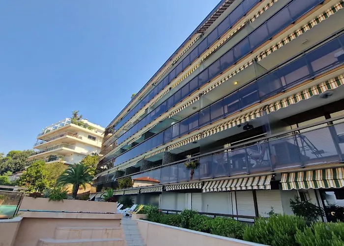 Mont Boron Proche Du Port *